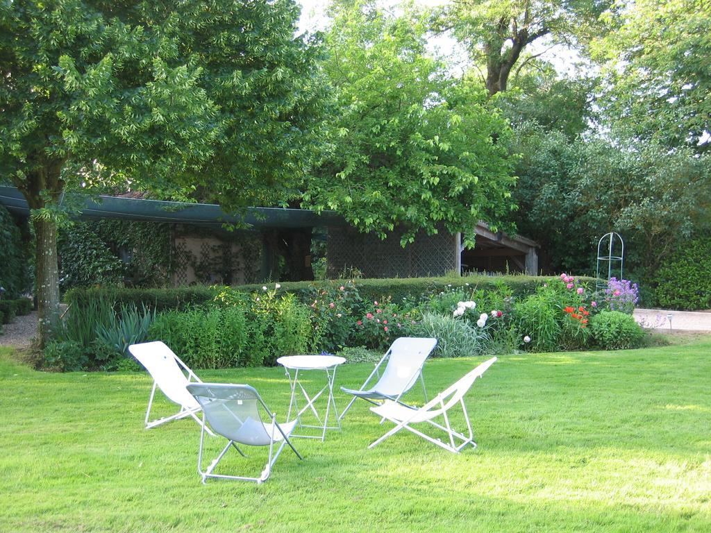 Logis De La Paqueraie Bed & Breakfast Saint-Branchs Ngoại thất bức ảnh