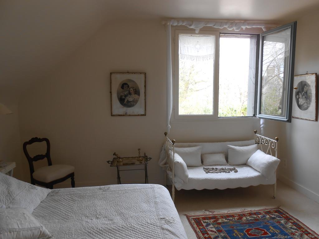 Logis De La Paqueraie Bed & Breakfast Saint-Branchs Ngoại thất bức ảnh